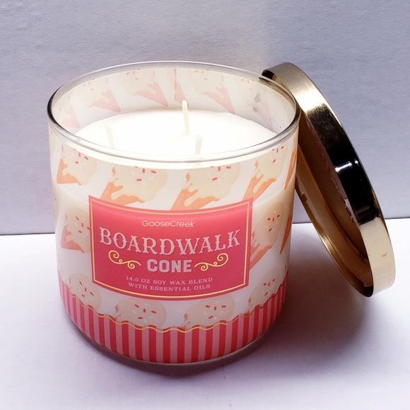 Goose Creek BOARDWALK CONE Large 3-Wick Scented Candle, 14.5 oz - Picture 2 of 5